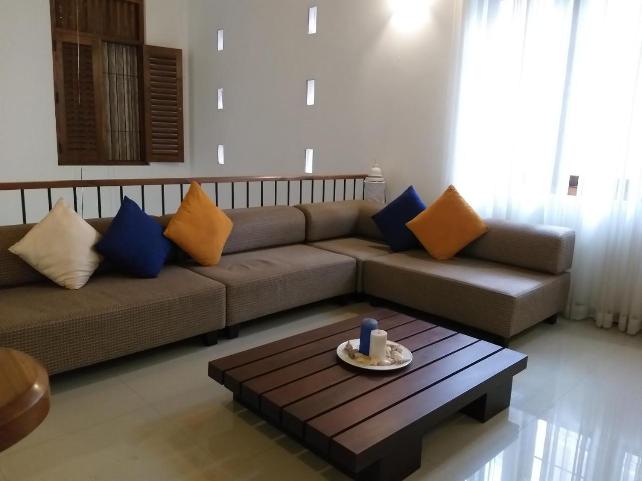 Cosy Nest Home Stay Негомбо Екстер'єр фото