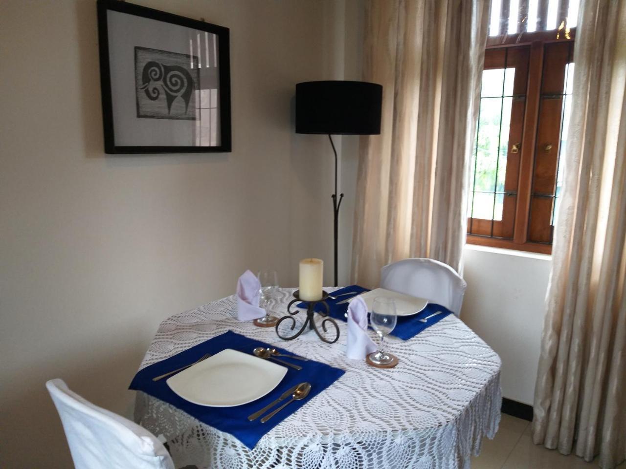 Cosy Nest Home Stay Негомбо Екстер'єр фото