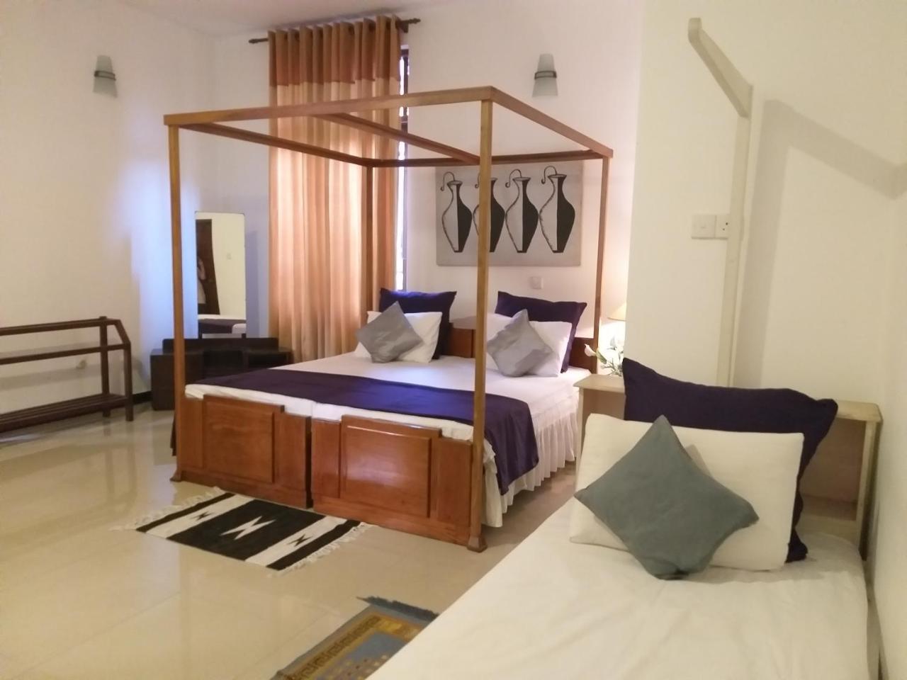 Cosy Nest Home Stay Негомбо Екстер'єр фото