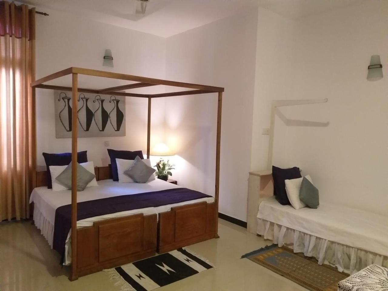 Cosy Nest Home Stay Негомбо Екстер'єр фото