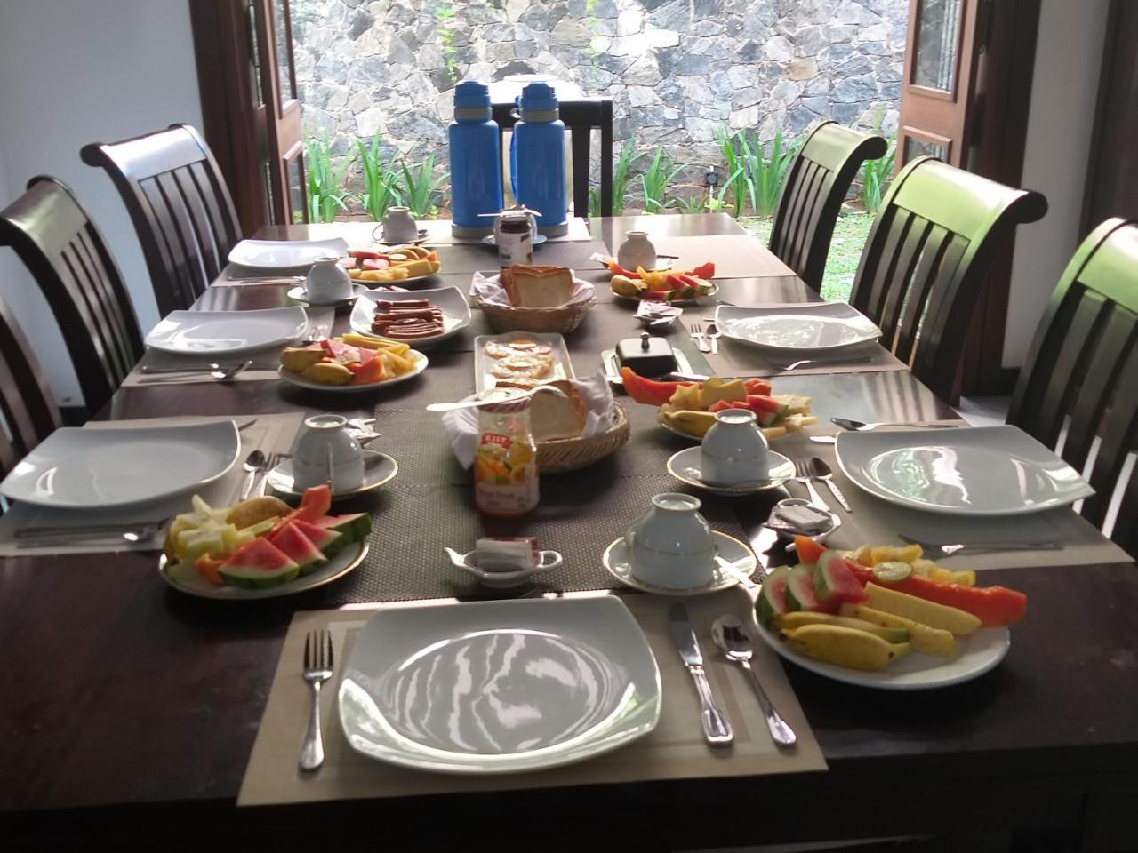 Cosy Nest Home Stay Негомбо Екстер'єр фото