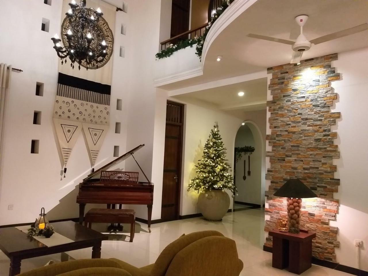 Cosy Nest Home Stay Негомбо Екстер'єр фото